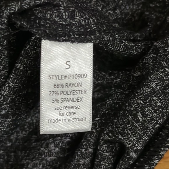 🌺 Hollister High Rise Skinny Jeans Sz 27 with bonus Body Suit Top SzM - Picture 11 of 12